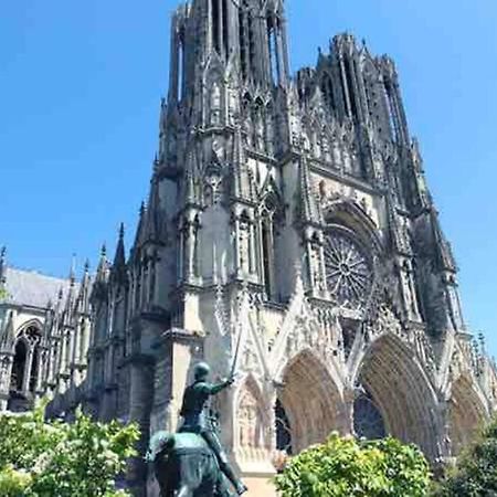 Apppartement Des Sacres De Reims Apartment Екстериор снимка