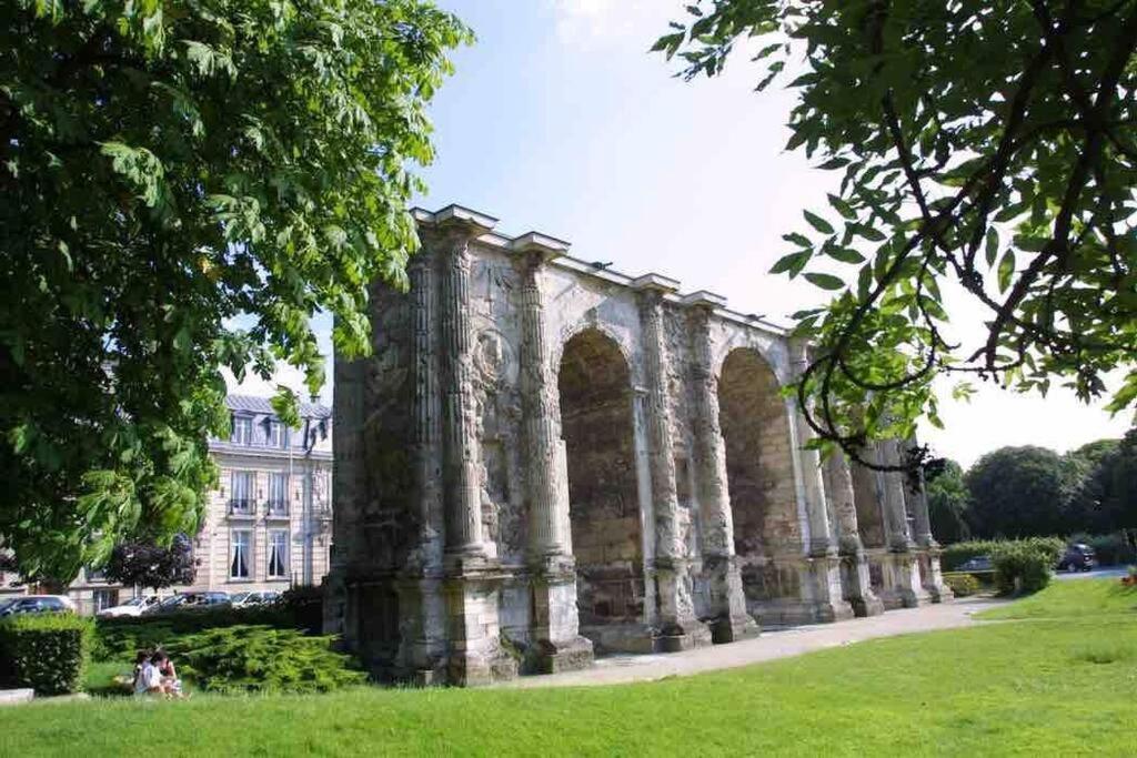 Apppartement Des Sacres De Reims Apartment Екстериор снимка